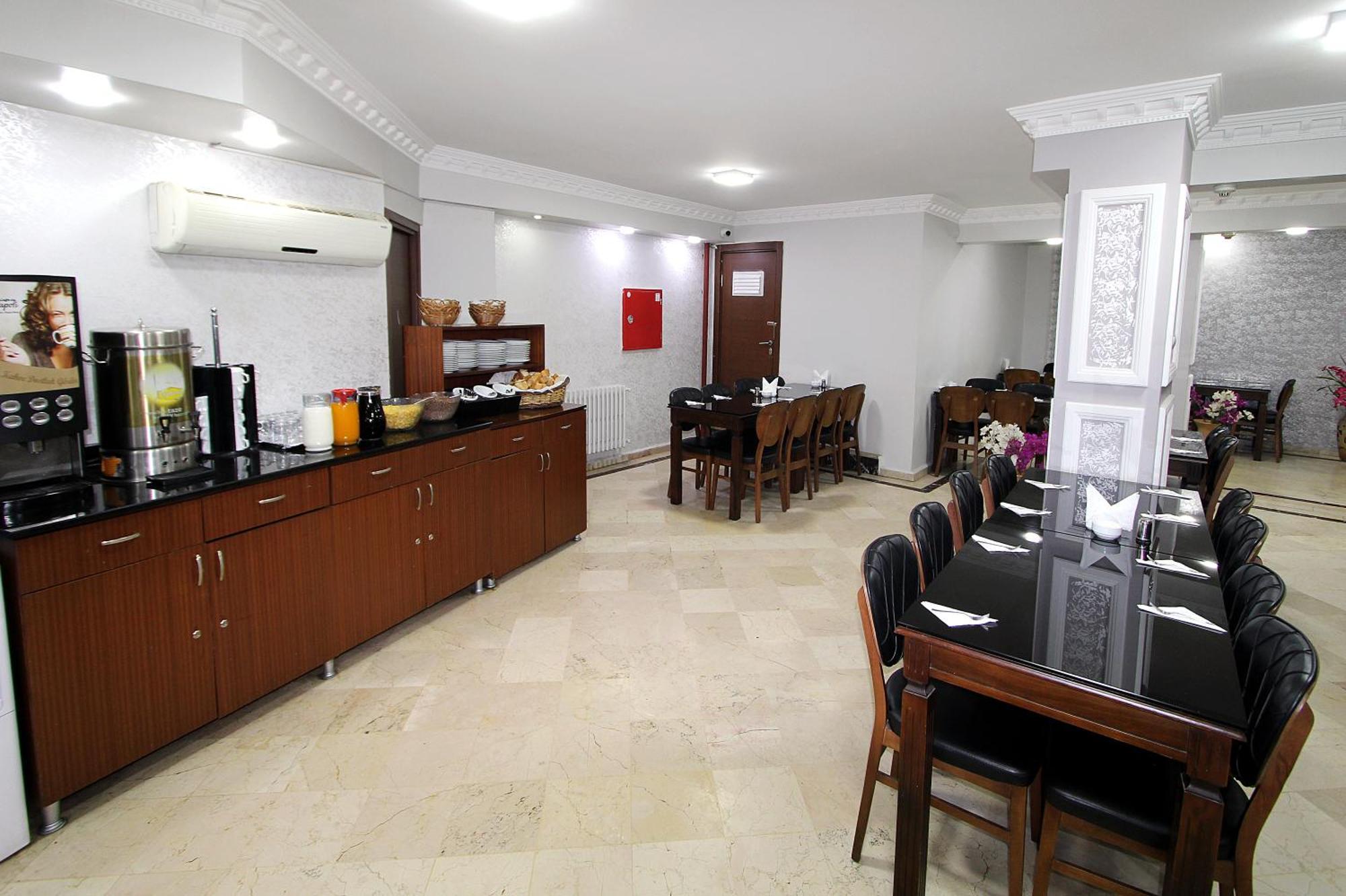 Lyon Hotel Istanbul Exterior photo