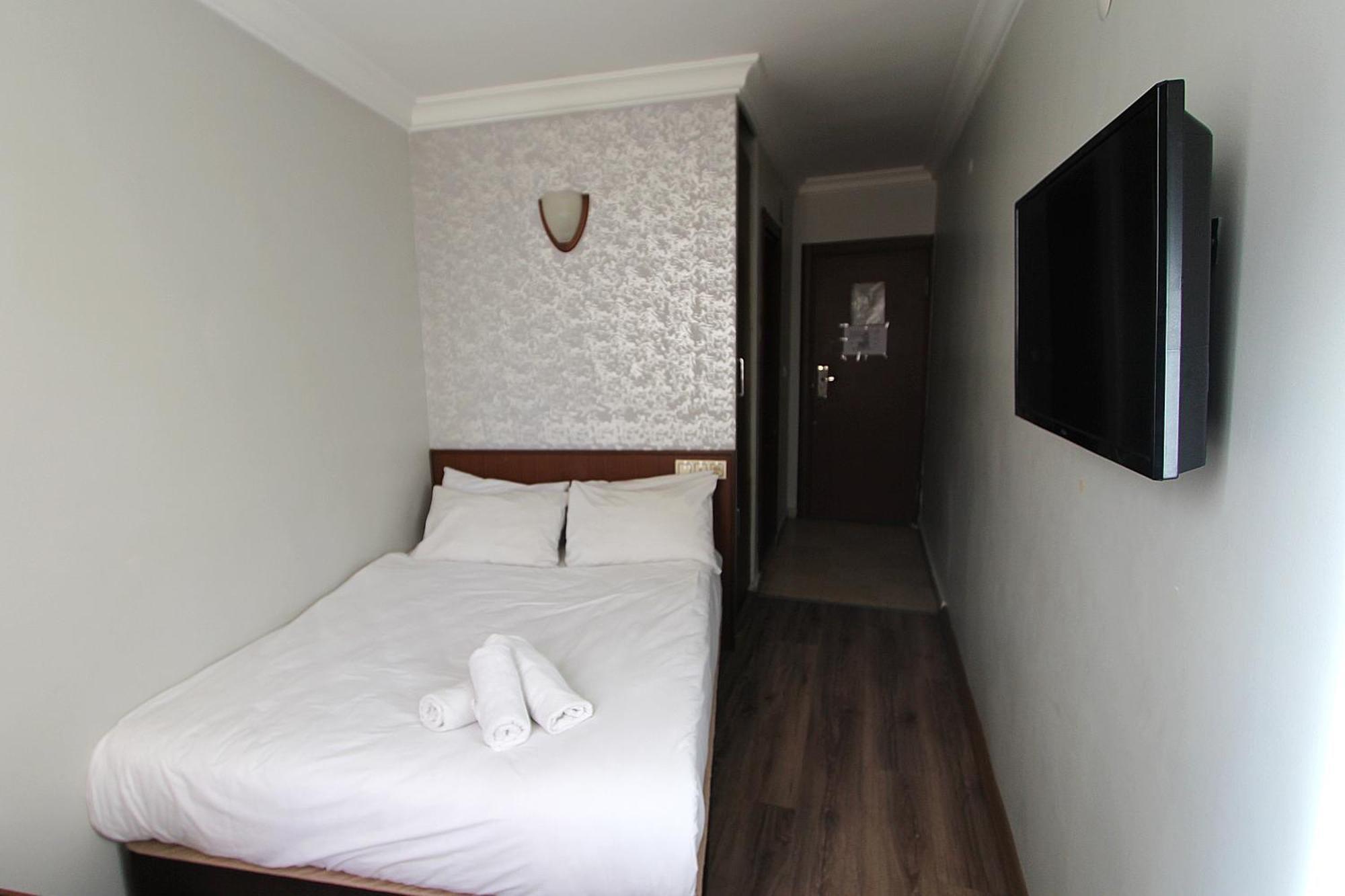 Lyon Hotel Istanbul Exterior photo