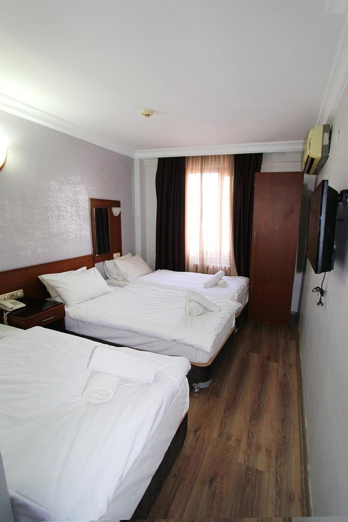 Lyon Hotel Istanbul Exterior photo