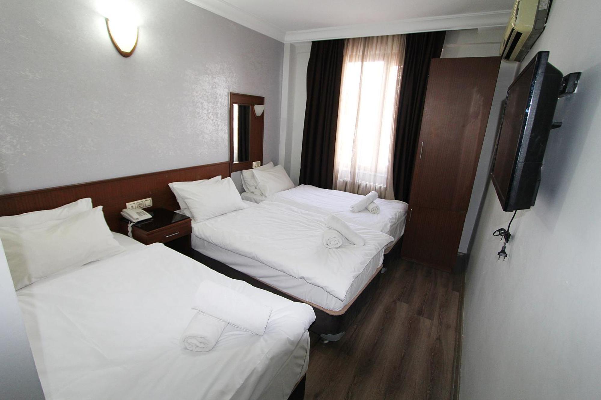 Lyon Hotel Istanbul Exterior photo